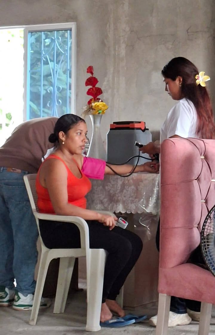 Brigada médica lleva salud gratuita a La Holanda en Salitre