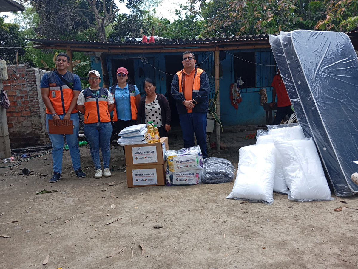 Riesgos Ec entregó ayuda a familia afectada por incendio en Guayas
