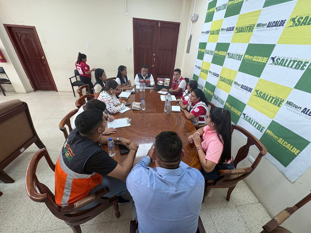 Riesgos y Acción Social avanzan en proyectos para el Guayas